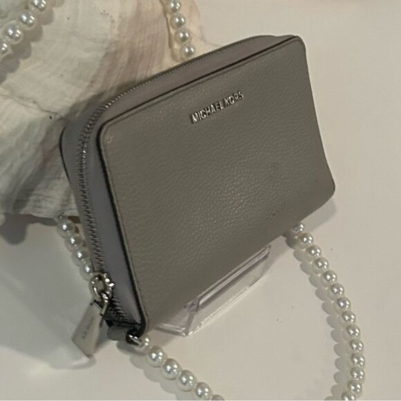 Michael Kors Gray Pebble Leather Zip-Around Wallet Clutch Classic - Picture 4 of 7